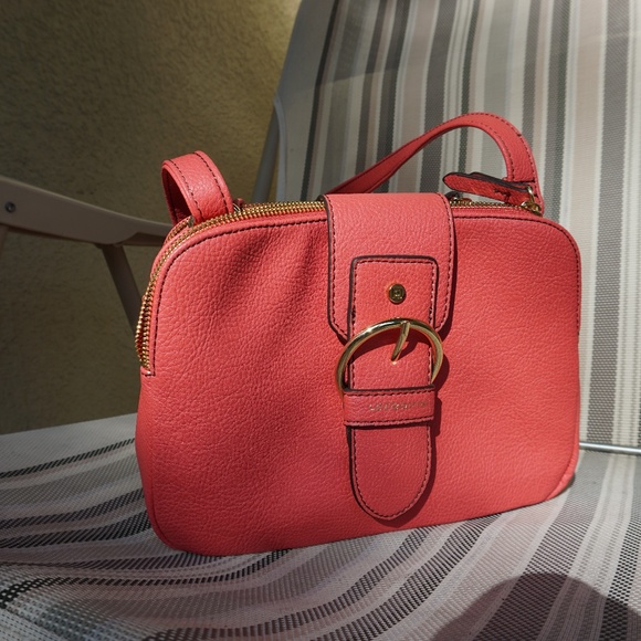 Liz Claiborne Peach Crossbody - Picture 2 of 4